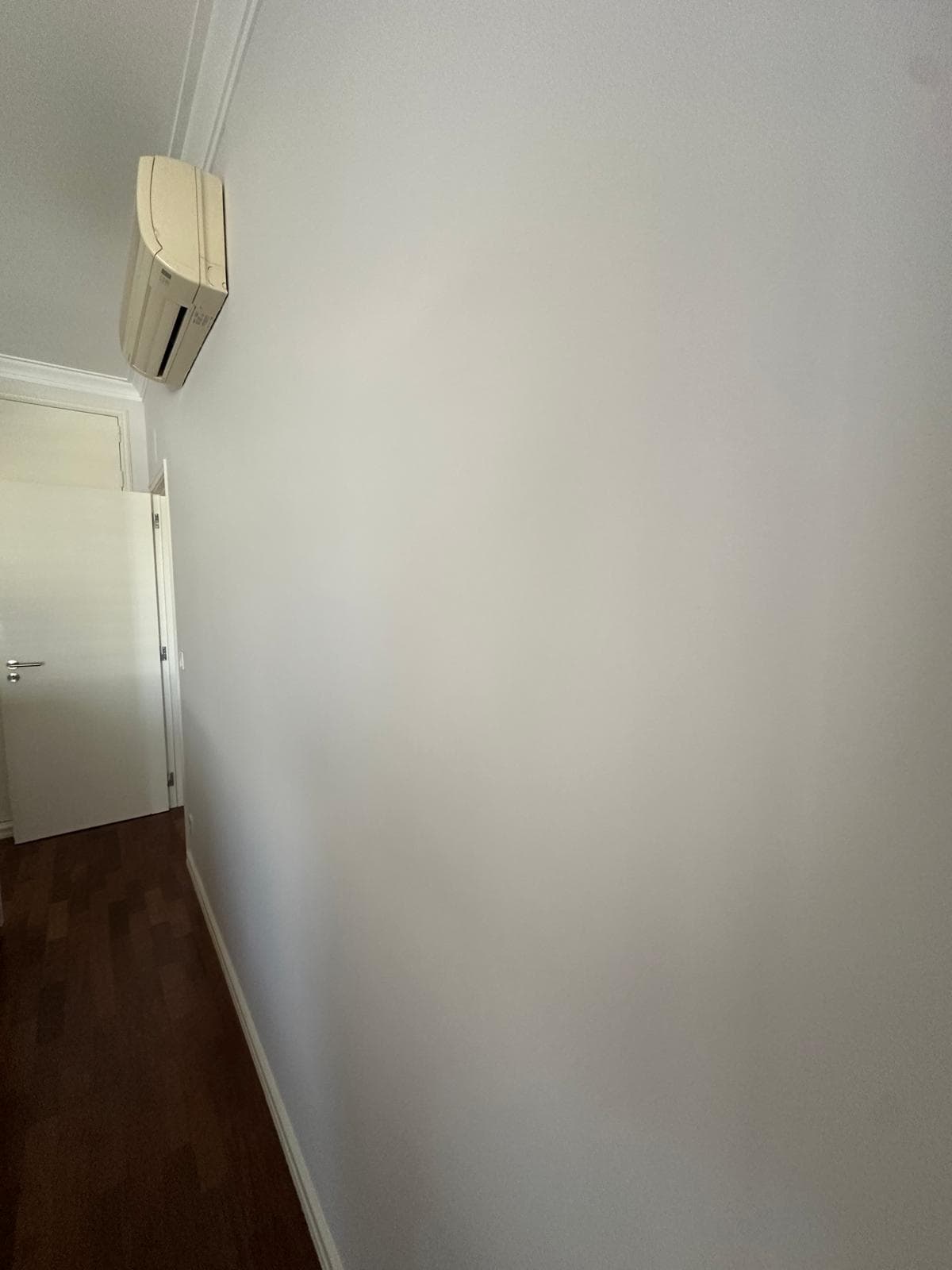 Parede do quarto depois da pintura